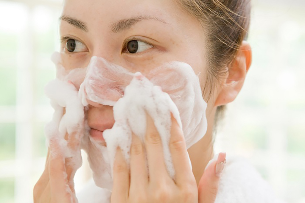 sữa rửa mặt uy tín